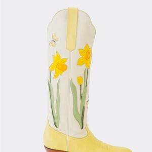 ISO Petite Paloma Cowgirl Boots (DO NOT BUY)